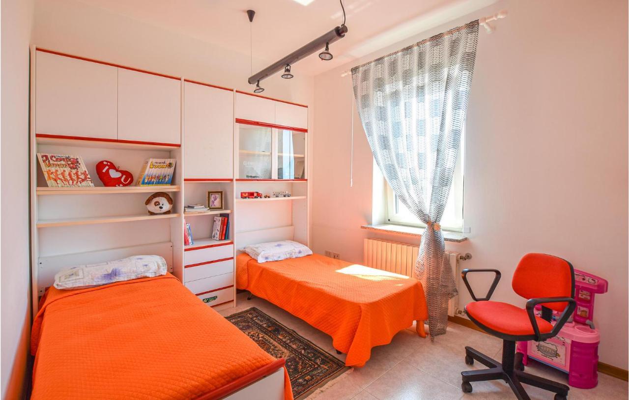 2 Bedroom Cozy Apartment In Grado Bagian luar foto