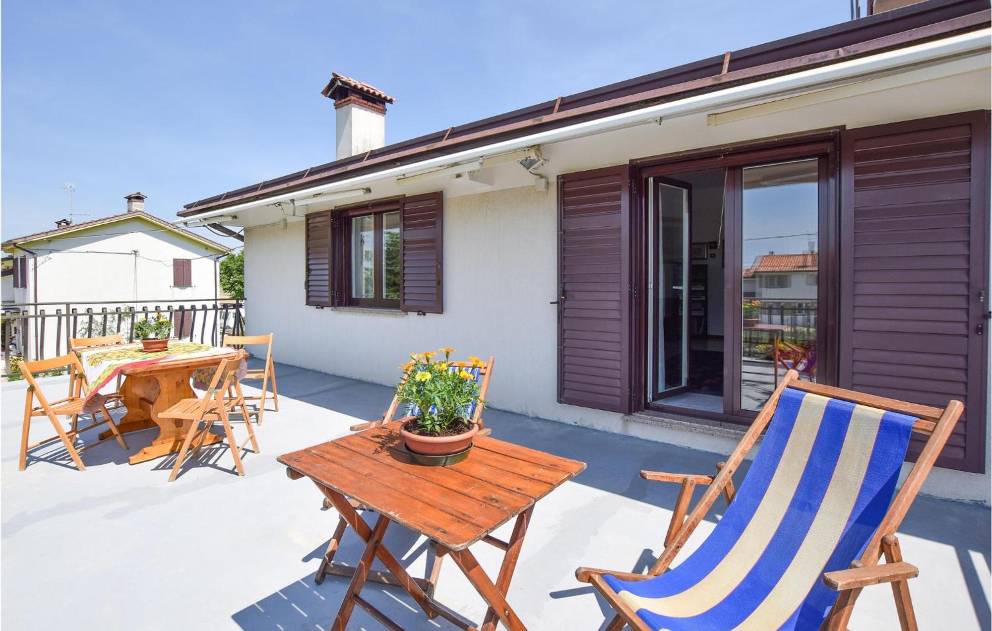 2 Bedroom Cozy Apartment In Grado Bagian luar foto